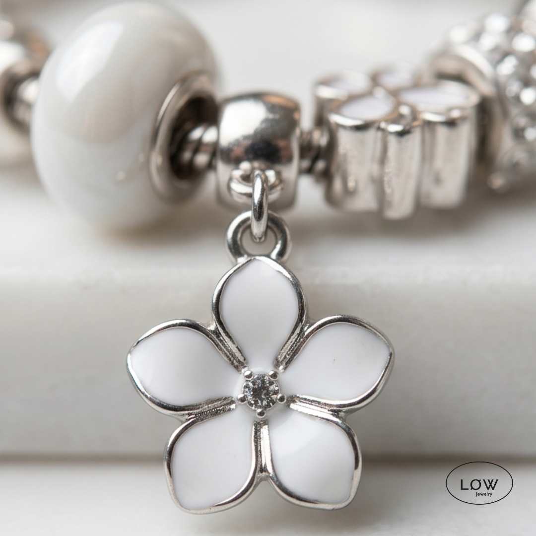 Flower Muse Charms Bracelet White | Charms armbånd hvit LØW Jewelry