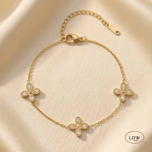 Armbånd French Romantic Clover Bracelet rustfritt stål belagt med 18K gull zircona stener LØW Jewelry