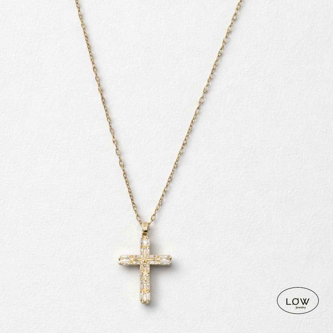 Halssmykke kors med krusifiks Golden Crucifix Cross Pendant Necklace LØW Jewelry