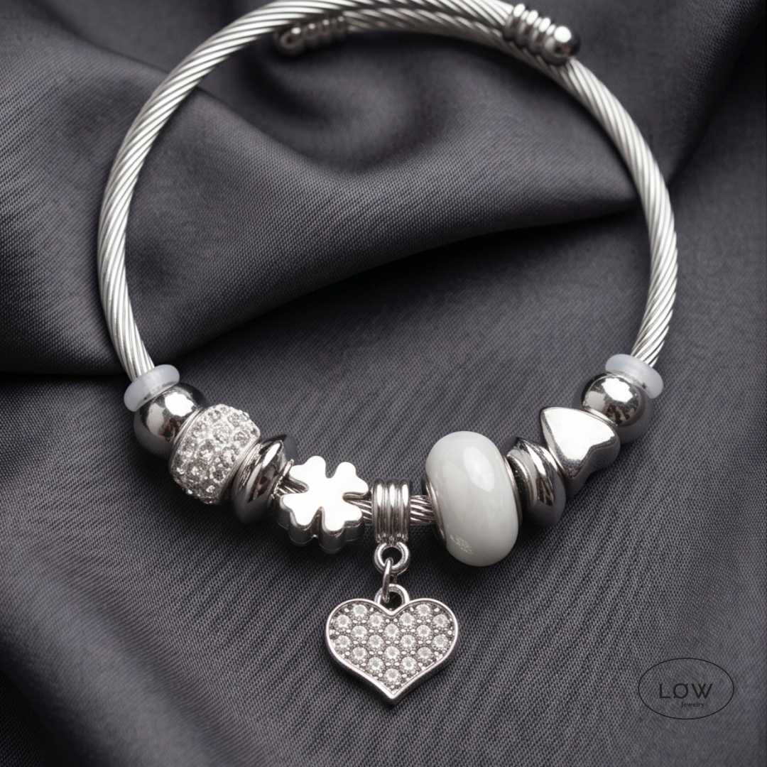Heart Charms Bracelet LØW – charms armbånd med hjerte charms Hvit LØW Jewery