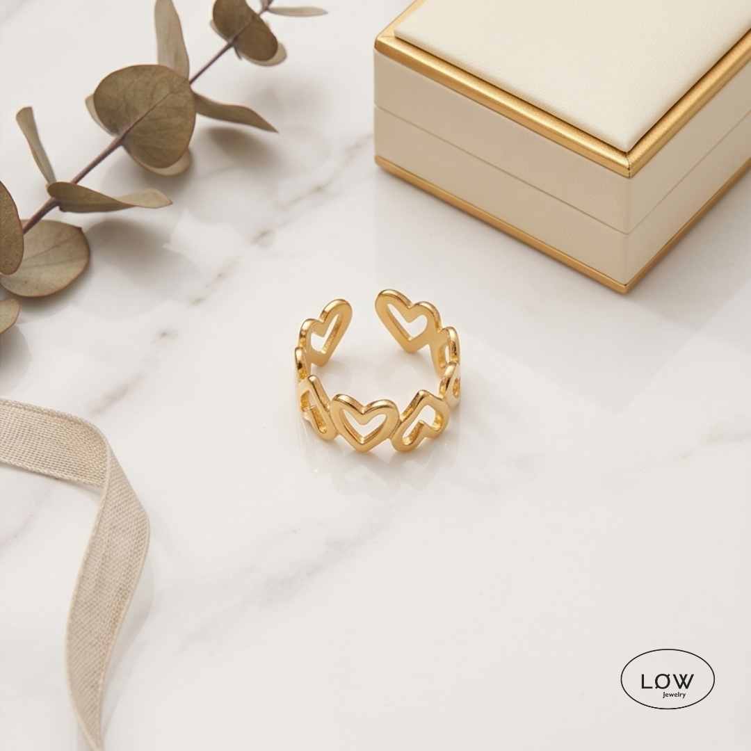 Heart Open Ring – justerbar ring fra LØW Jewelry rustfritt stål belagt med 18K gull