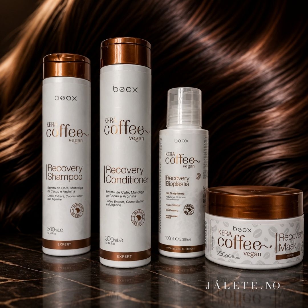 KeraCoffee Vegan bundle med 100 ml keratinbehandling, 300 ml shampoo, 300 ml conditioner og 250 ml masque. For mindre frizz, glans og komplett hjemmepleie.