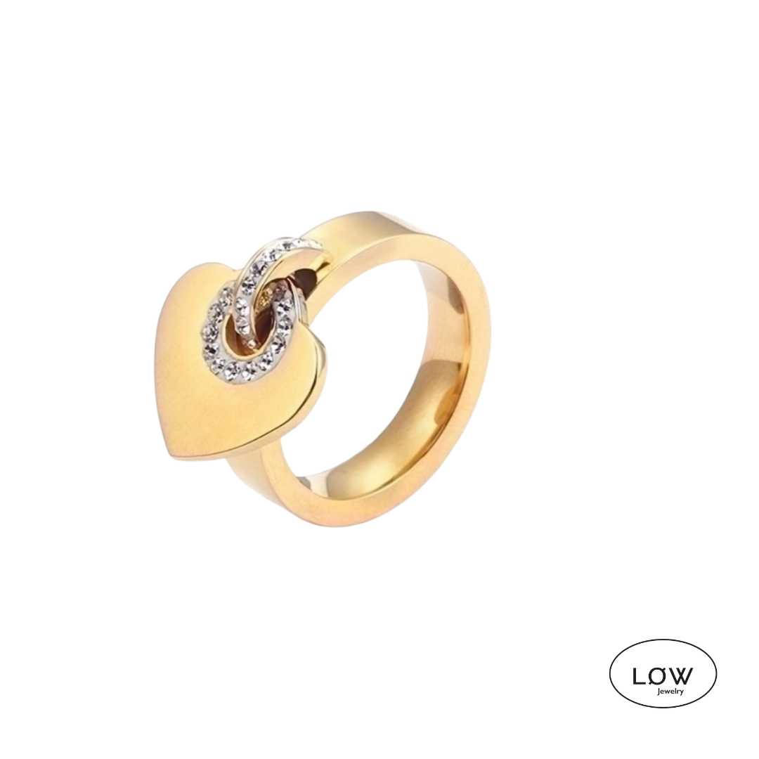 Charmsring fra LØW Jewelry, Stainlss steel belagt med 18K gull, belagt med zirconastener.