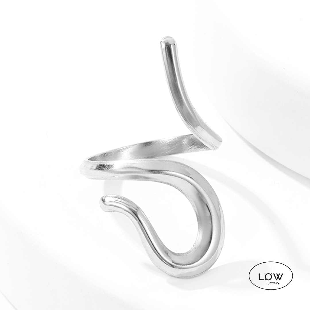 Solea Sculpted Ring Gold fra LØW Jewelry justerbar open ring
