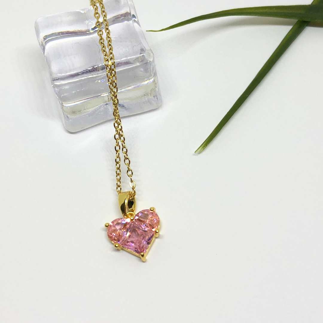 Nyhet: Halssmykke Candy Heart, Titan stål, nikkelfritt, gullfarget fra LØW