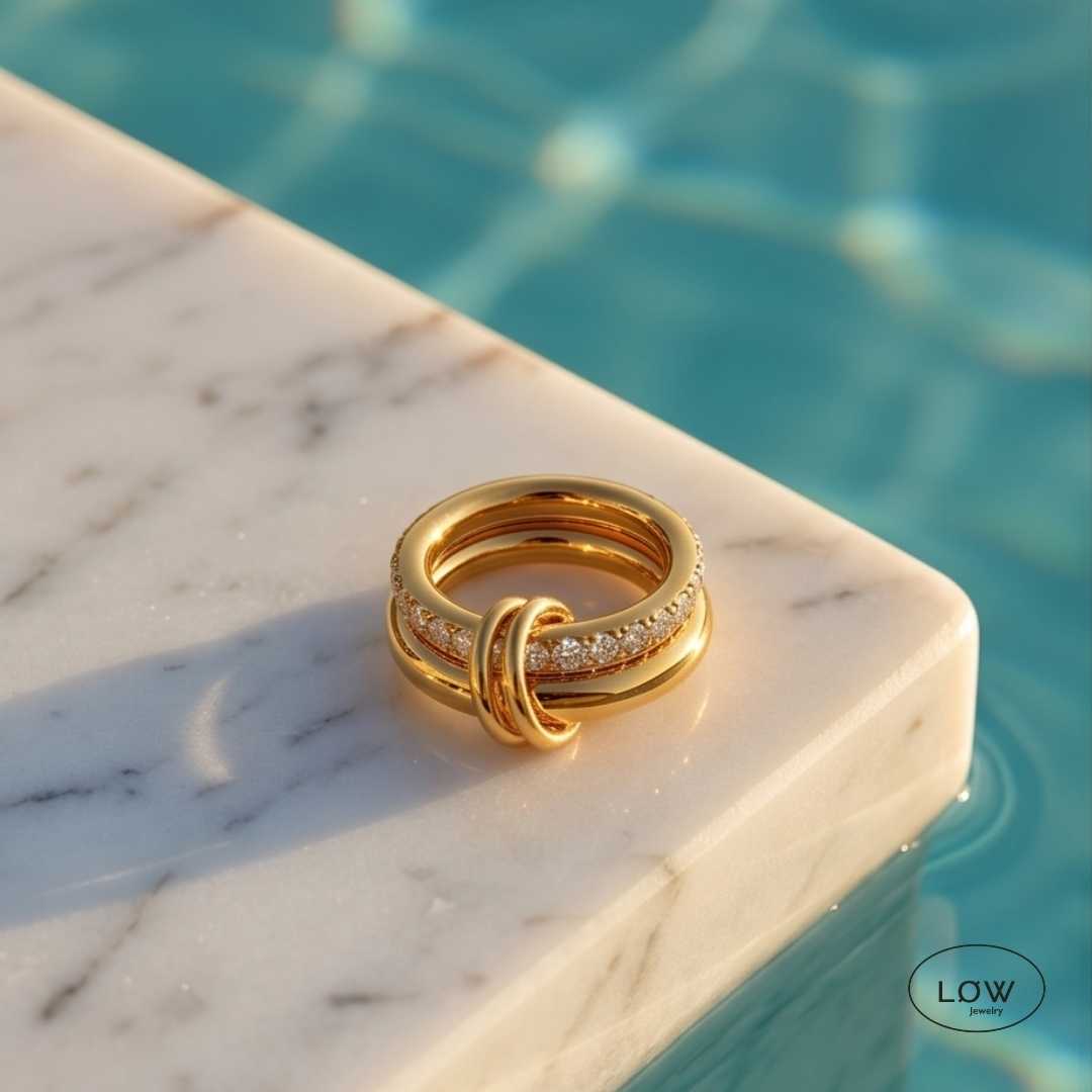 Linké Ring fra LØW Jewelry sammenlinket to ringer stainless steel zircona allianse
