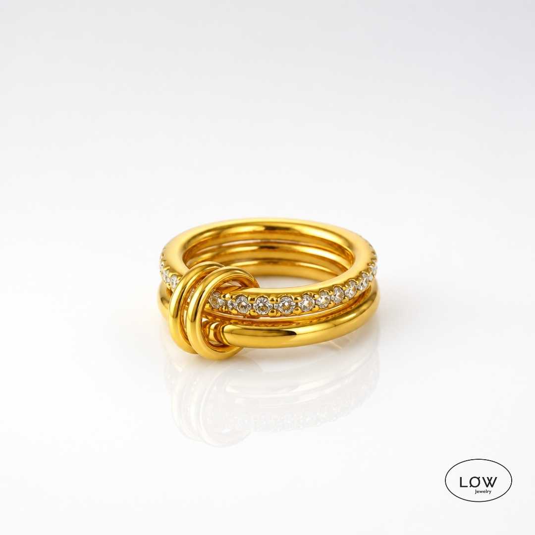 Linké Ring fra LØW Jewelry sammenlinket to ringer stainless steel zircona allianse