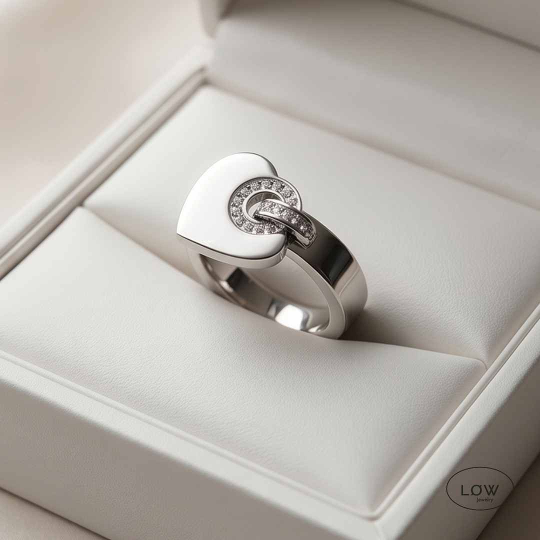 LoveHeart Charms Ring Silver fra LØW Jewelry charmsring med hjerte og zircon stainless steel 18K hvitt gull
