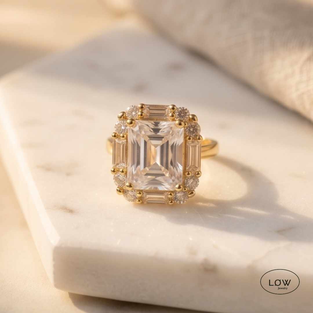 Lumière Solitaire Open Ring Gold fra LØW Jewelry justerbar