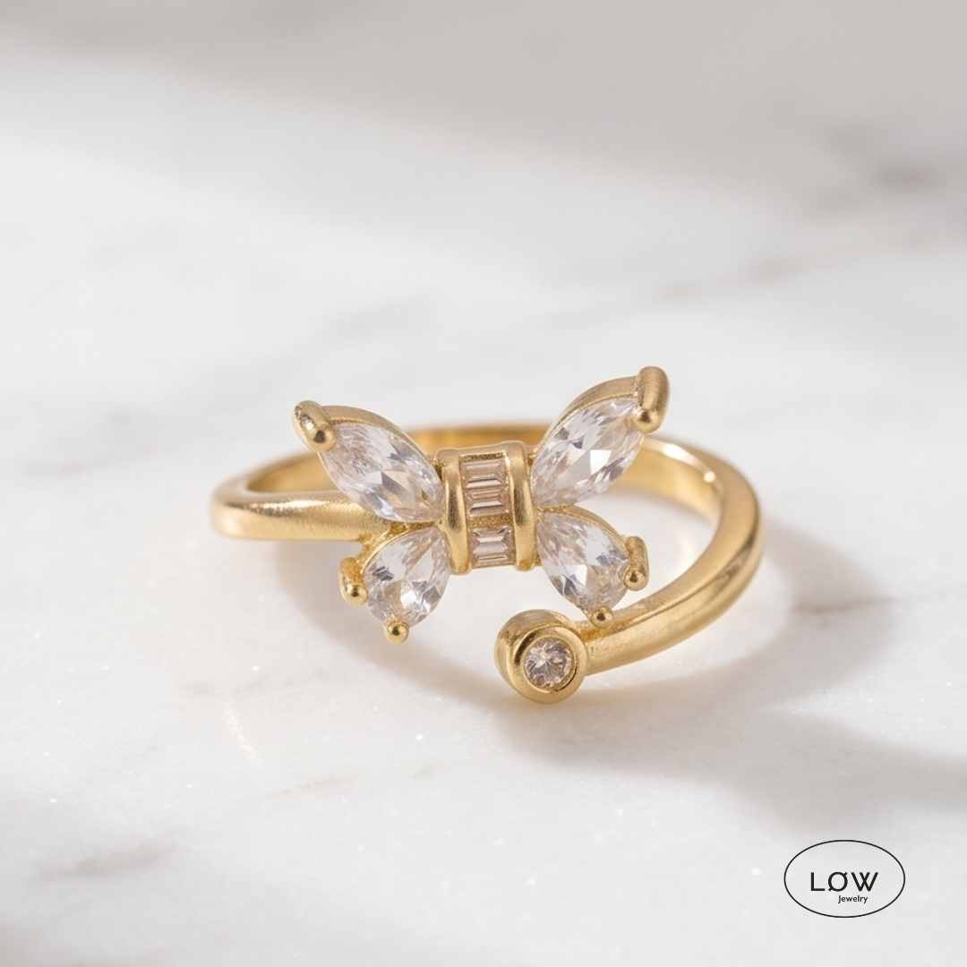 Mini Butterfly Ring – justerbar open ring fra LØW Jewelry stainless steel platet 18K gold