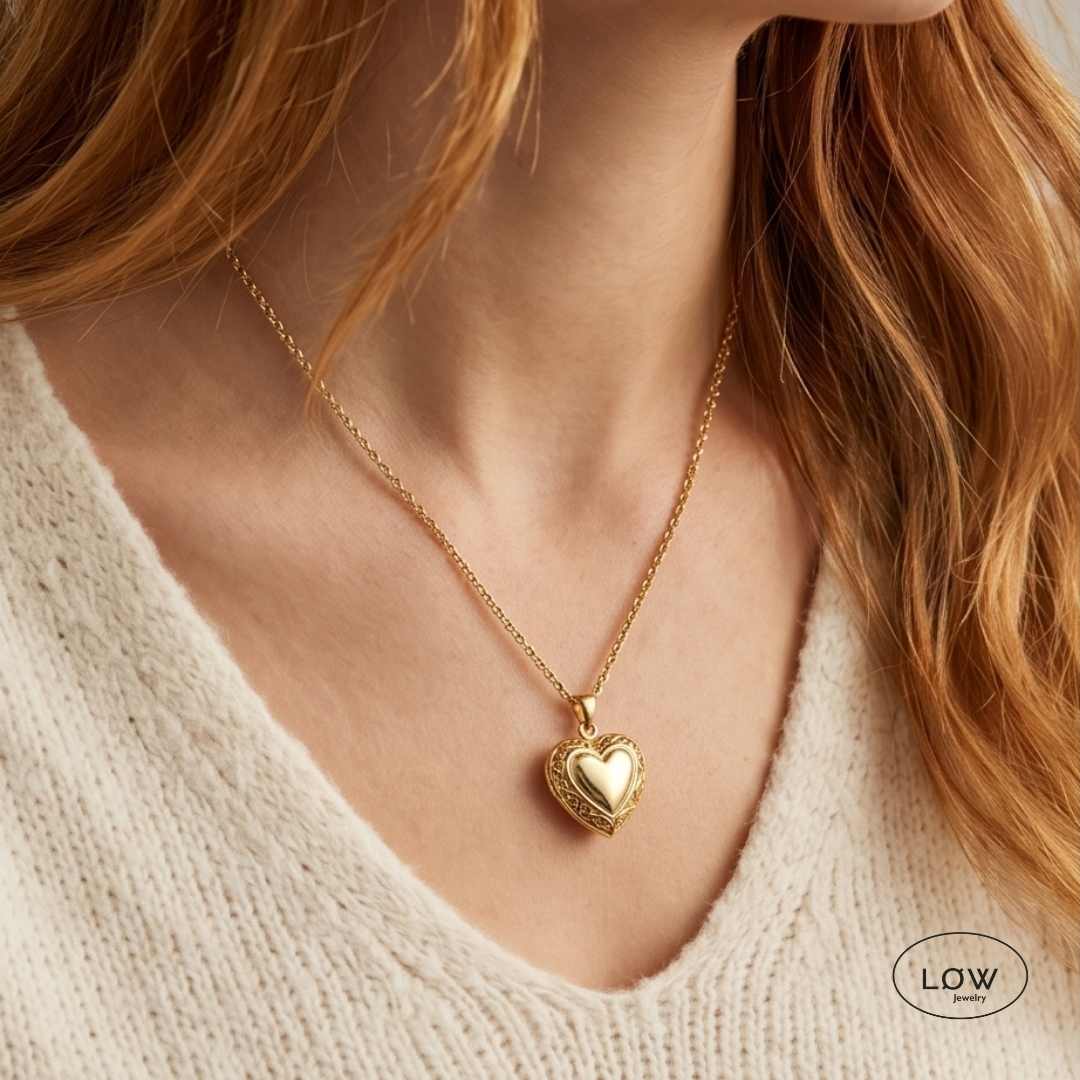 Halssmykke Minimal Heart Locket Necklace Gold smykke LØW Jewelry