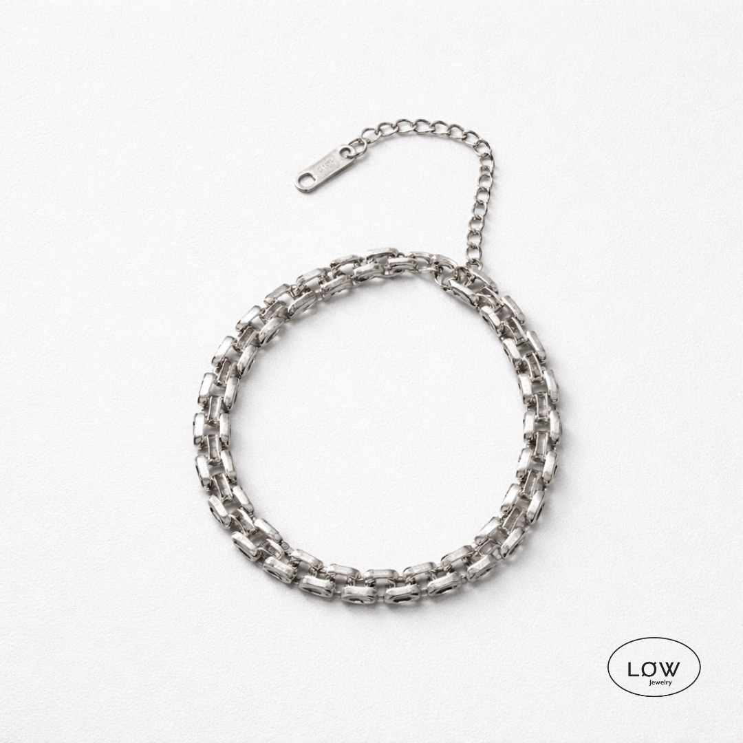 Monarch Link Bracelet Silver fra LØW Jewelry Sølvfarget Lenkearmbånd