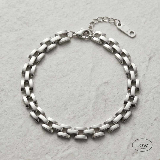 Monarch Link Bracelet Silver fra LØW Jewelry Sølvfarget Lenkearmbånd