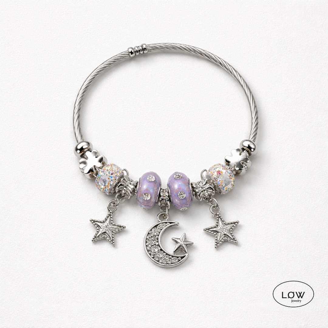 Moon & Star Charms Bracelet Cuff – charms armbånd med måne, stjerne og zirconia lilla LØW Jewelry