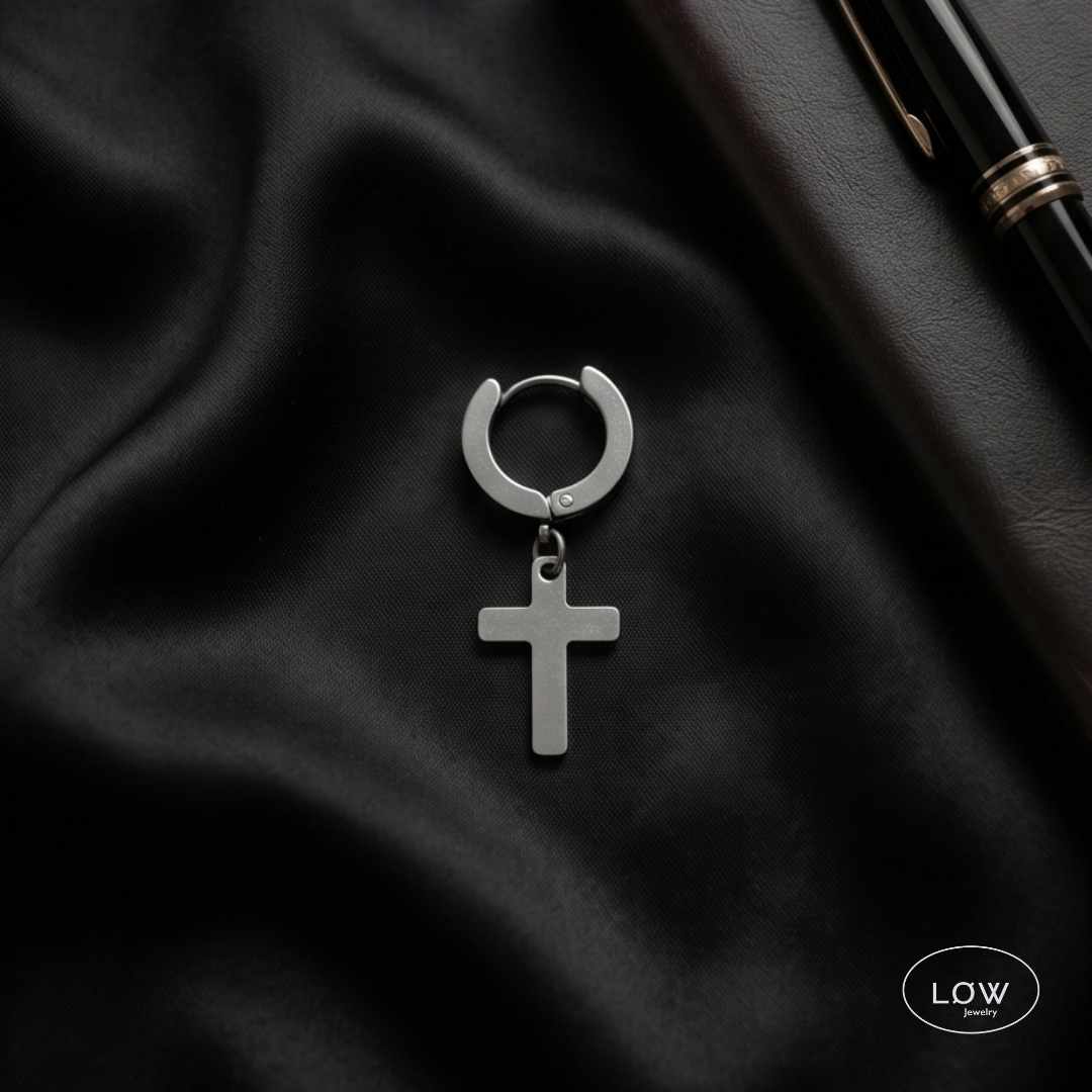 Obsidian Cross Hoop Earring Silver fra LØW Jewelry ørering med kors