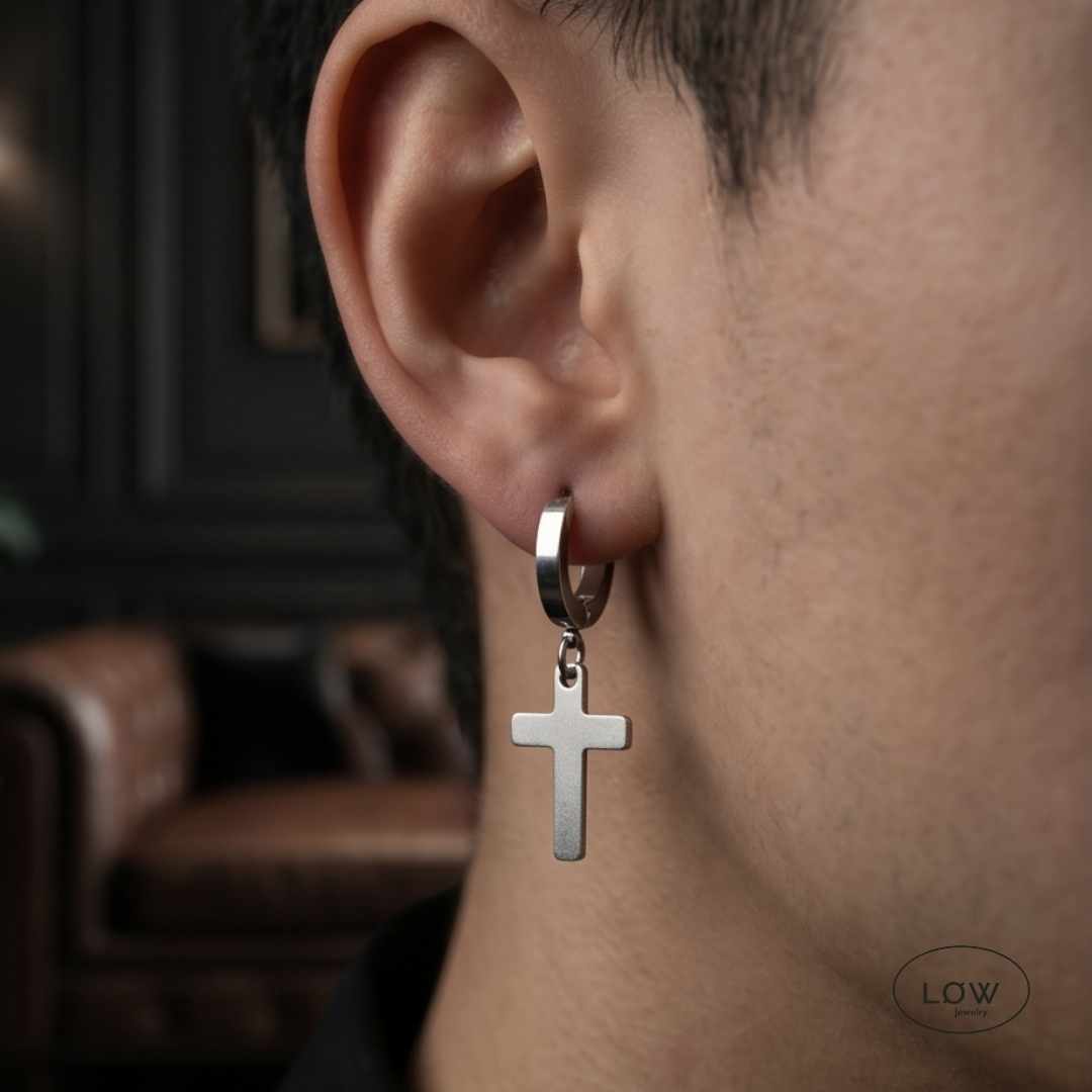 Obsidian Cross Hoop Earring Silver fra LØW Jewelry ørering med kors