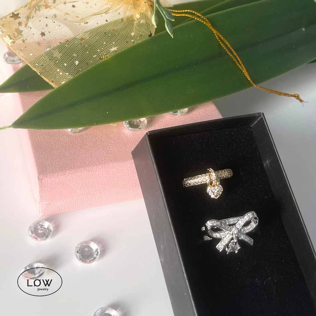 open justerbar charmsring LØW Jewelry med zircona
