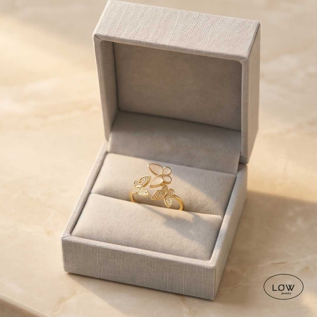 Papillon Étoile Open Ring Gold fra LØW Jewelry justerbar ring med sommerfugler