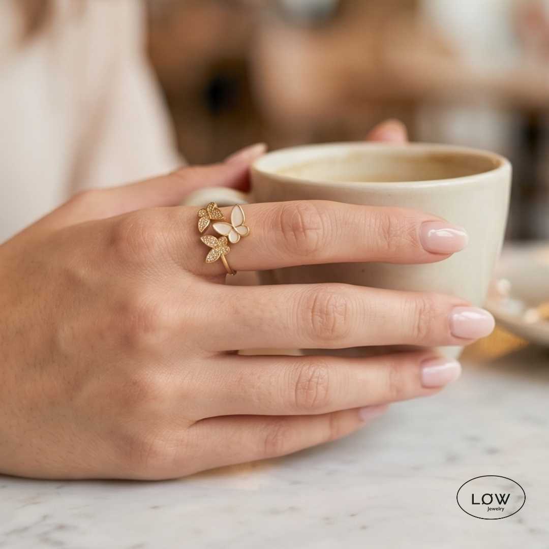 Papillon Étoile Open Ring Gold fra LØW Jewelry justerbar ring med sommerfugler