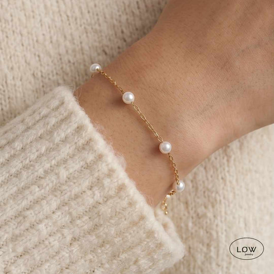 Perléa Pearl Bracelet Gold fra LØW Jewelry armbånd