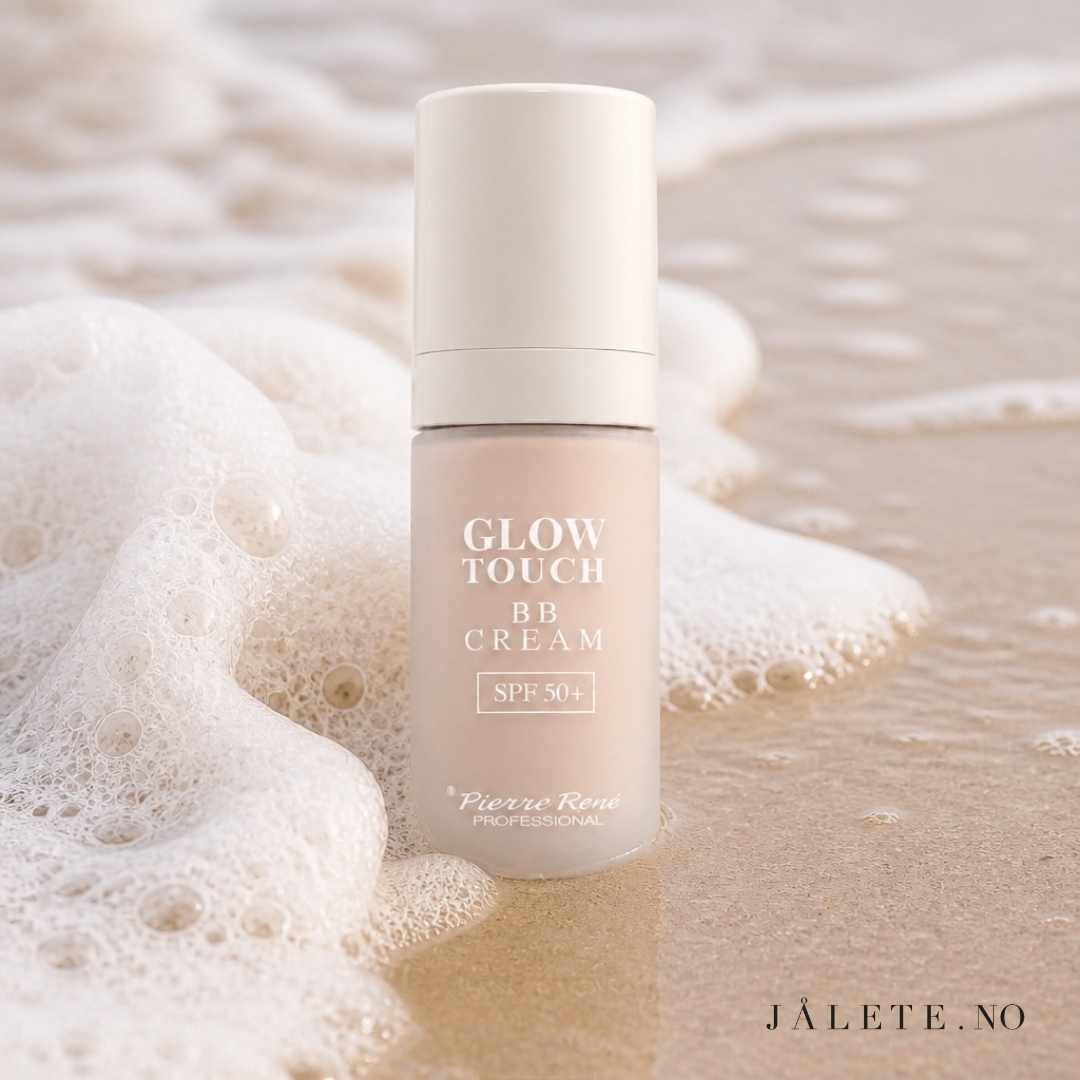 Pierre René Glow Touch BB Cream SPF 50 gir lett dekkevne, jevnere hudtone og naturlig glød. Vegansk, ikke-komedogen og i tre nyanser.