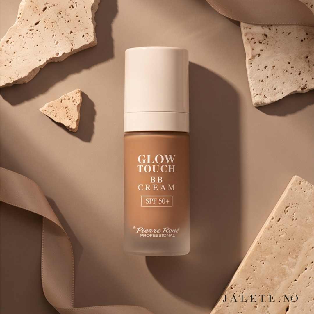 Pierre René Glow Touch BB Cream SPF 50 gir lett dekkevne, jevnere hudtone og naturlig glød. Vegansk, ikke-komedogen og i tre nyanser.