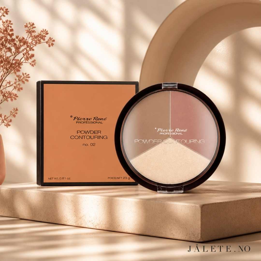 Multifunksjonell contouring-palett med bronzer, blush og highlighter. Høyt pigmentert, lett å blende og svært drøy. Made in EU.