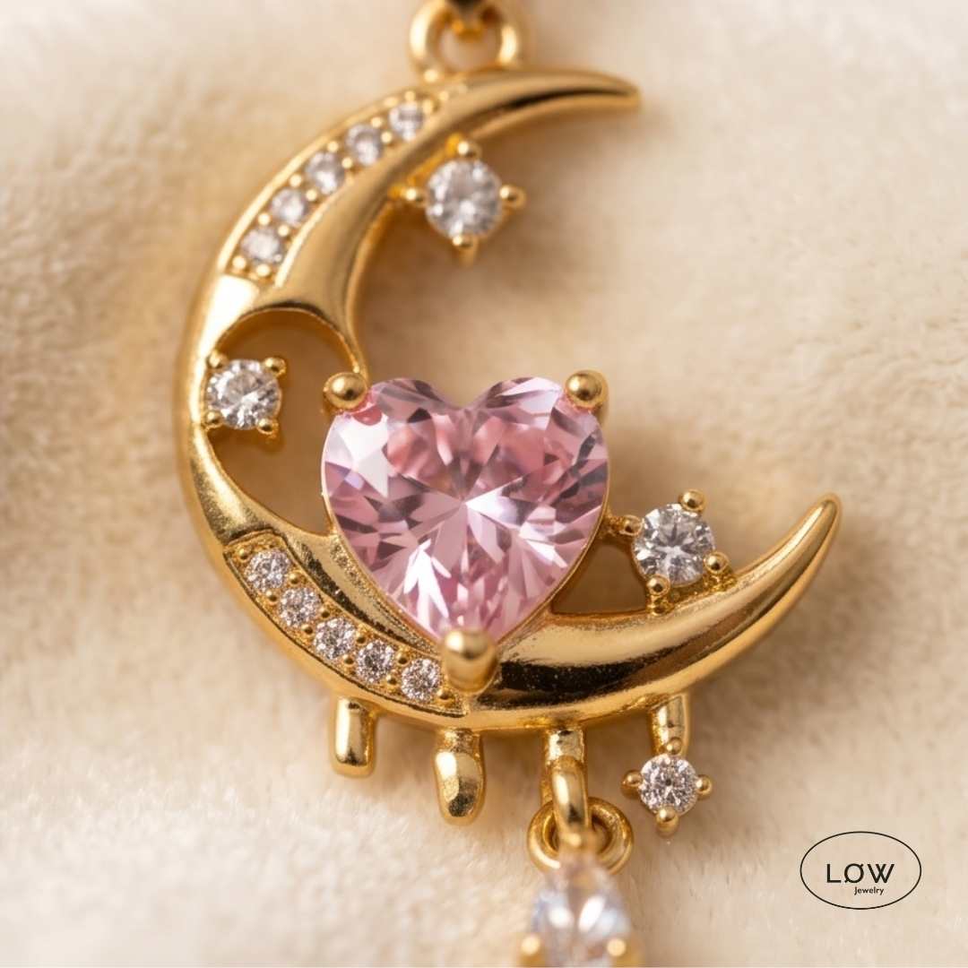 Smykke Pink Moon Heart Necklace Gold halssmykke LØW Jewelry