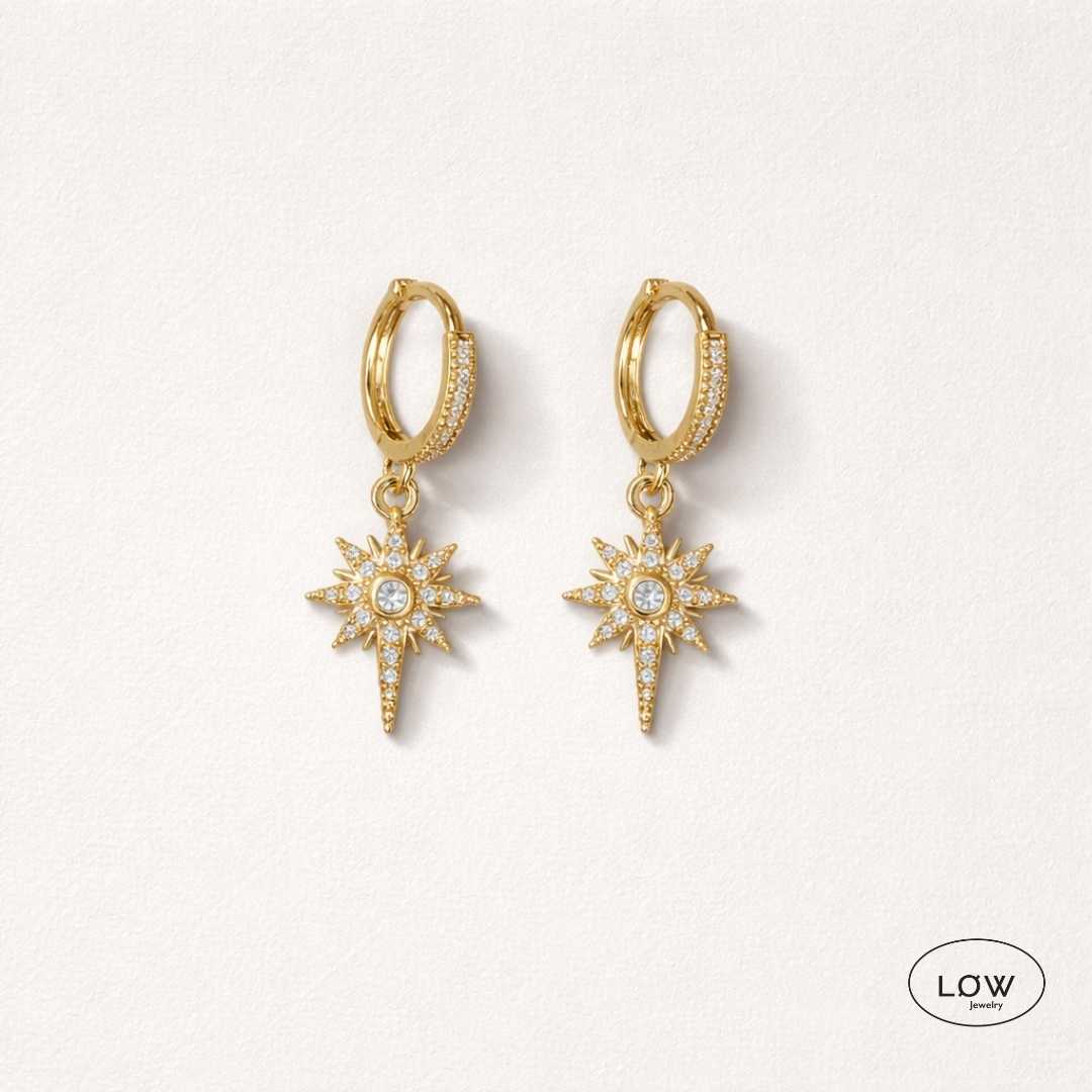 Polaris Star Charm Hoop Earrings Gold fra LØW Jewelry øreringer