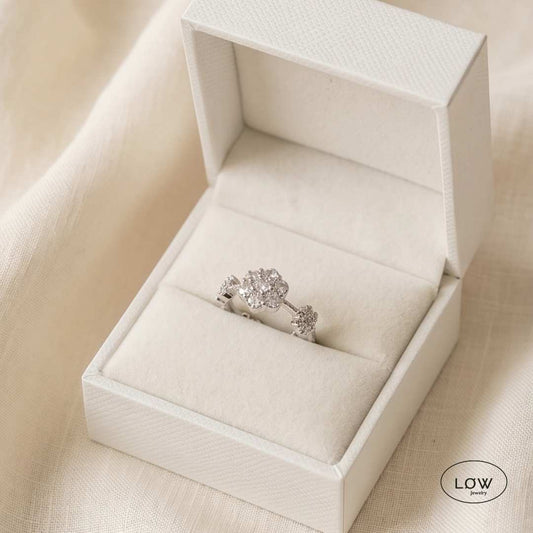 Romantic Flower Adjustable Ring Silver fra LØW Jewelry open ring
