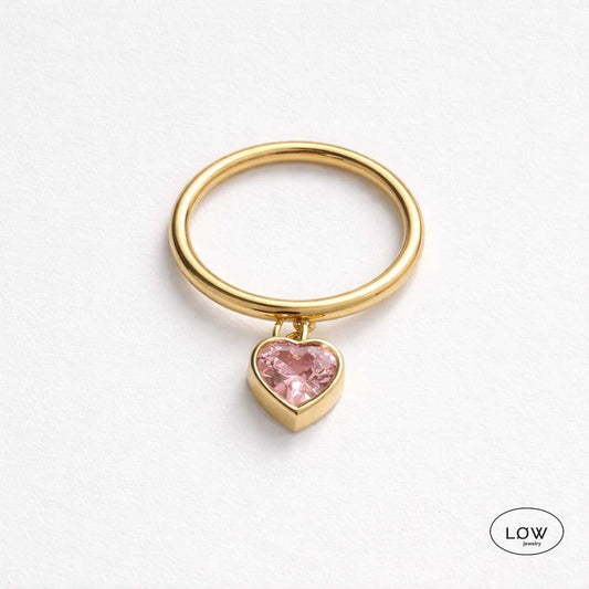 Rosalie Heart Charm Ring fra LØW Jewelry stainless steel platet 18K gold