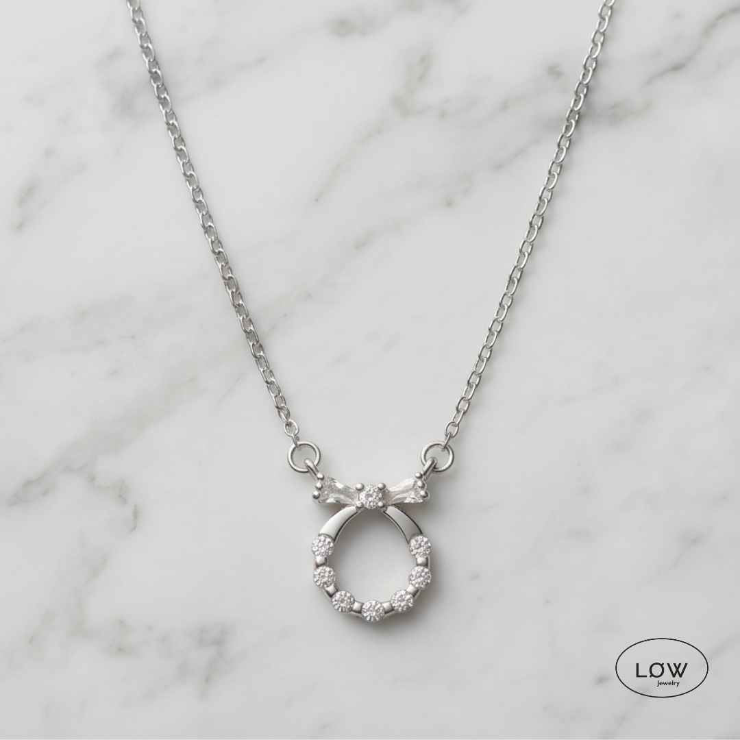 Halssmykke Silver Bow Halo Necklace LØW Jewelry