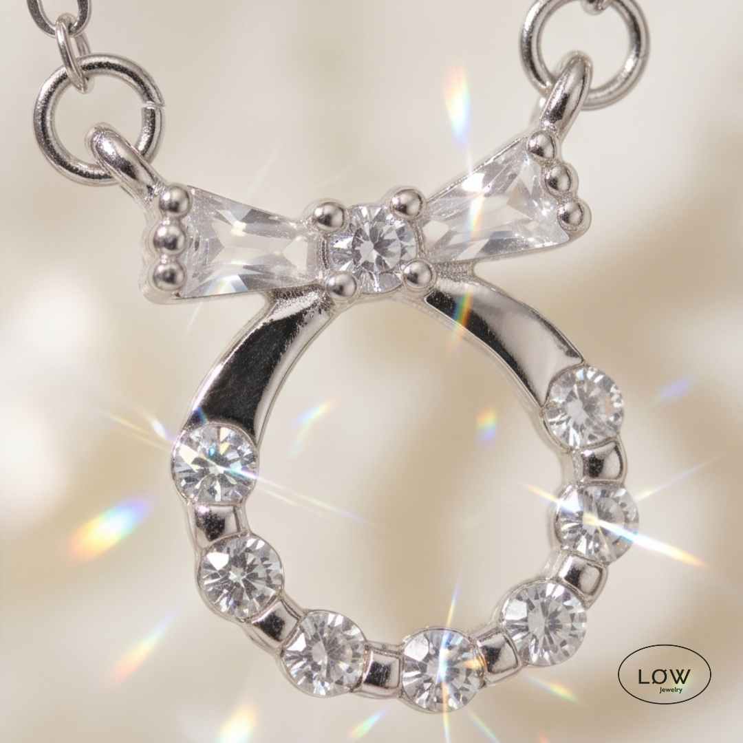 Halssmykke Silver Bow Halo Necklace LØW Jewelry