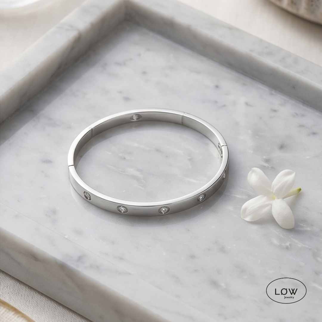 Silver Subtle Sparkle Click Bracelet fra LØW Jewelry armbånd med zircon armring