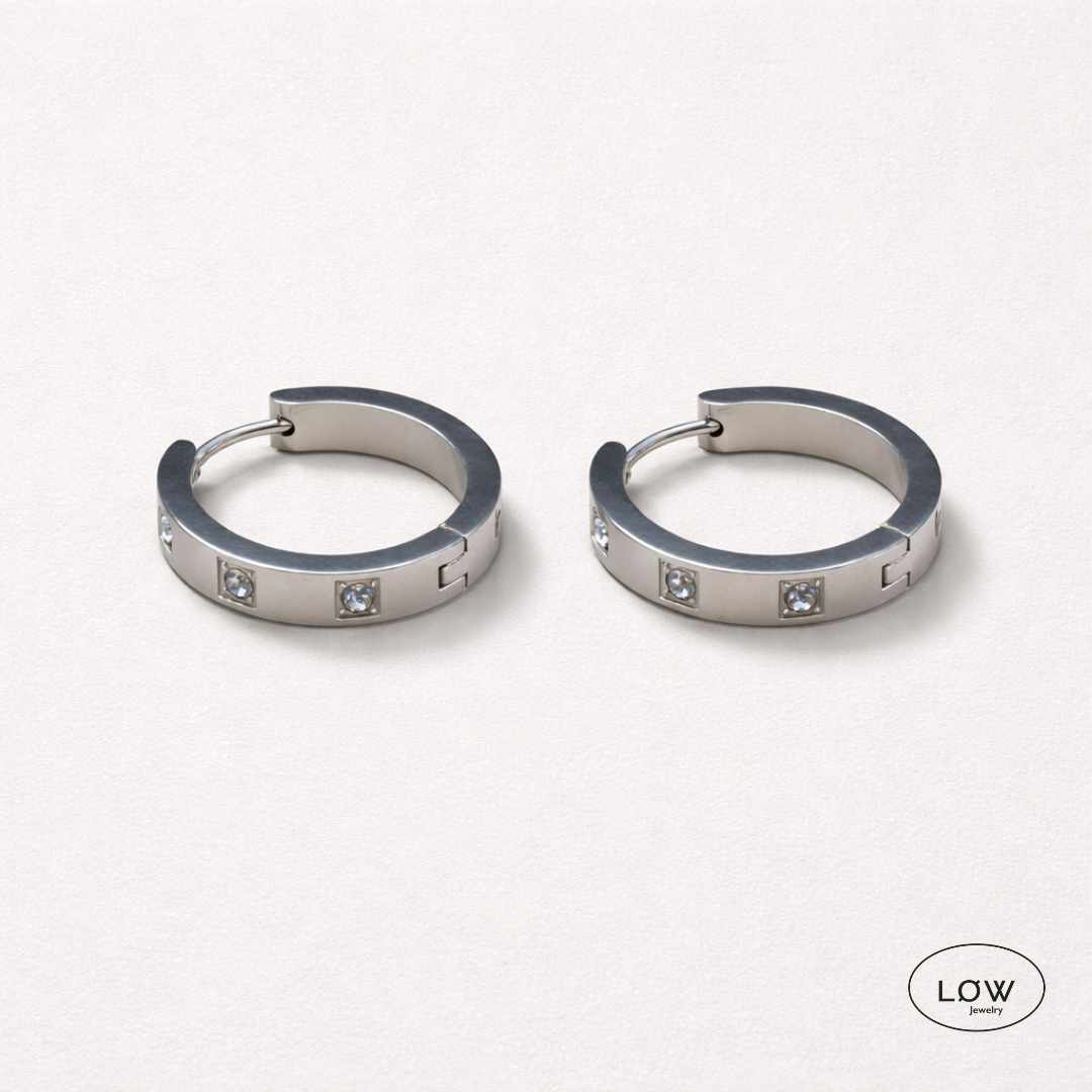 Silver Zircon Huggie Hoop Earrings – sølvfargede hoops