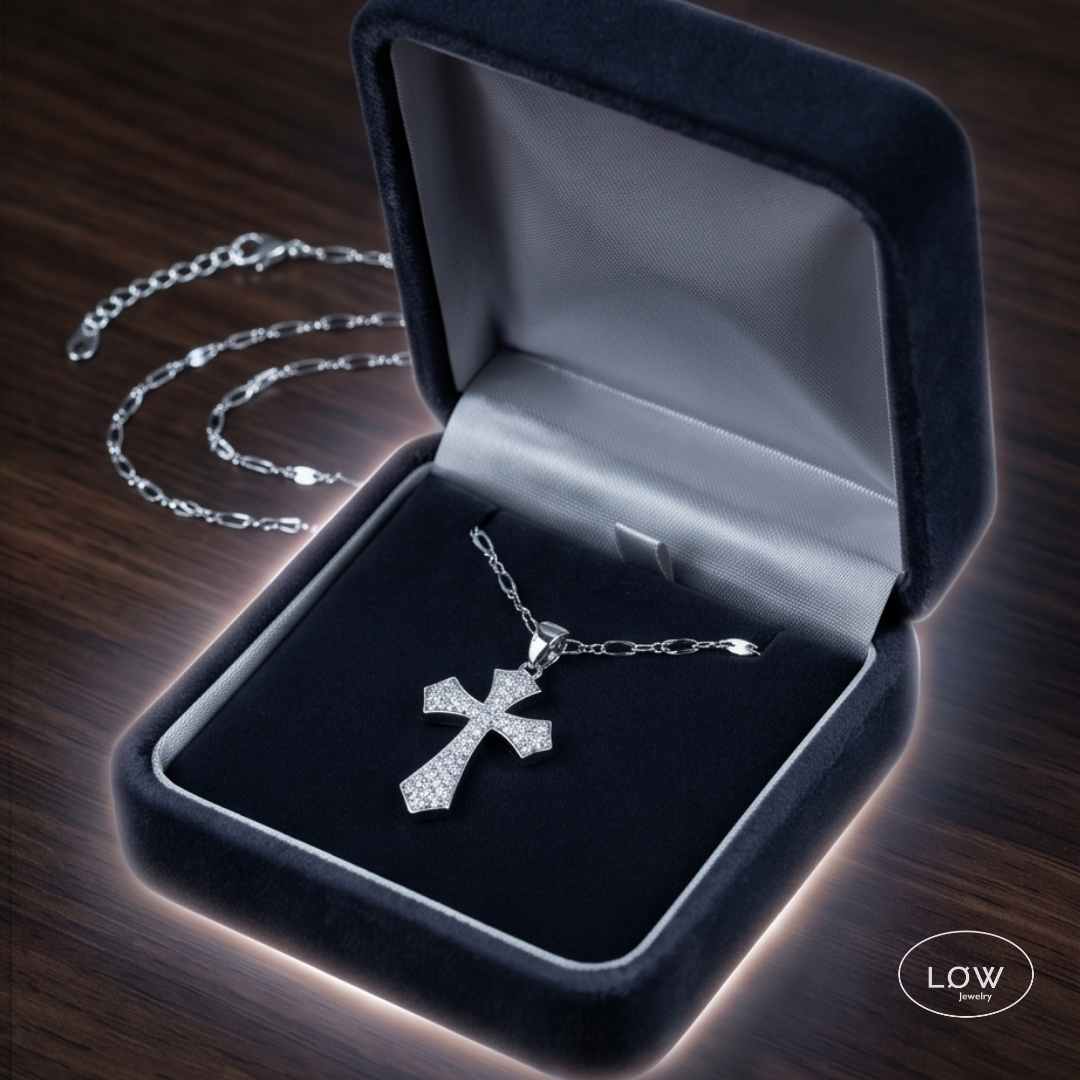 Halssmykke kors sølvfarget smykke Silver Zircon Cross Pendant Necklace LØW Jewelry