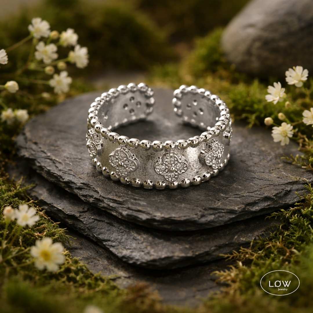 Solid Clover Vintage Open Ring White Gold fra LØW Jewelry justerbar ring