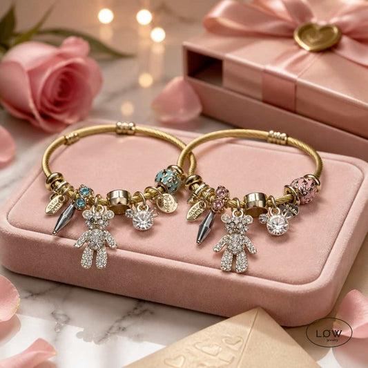 Teddy Charm Bracelet Cuff – charms armbånd med bamse og zirconia to fargevarianter