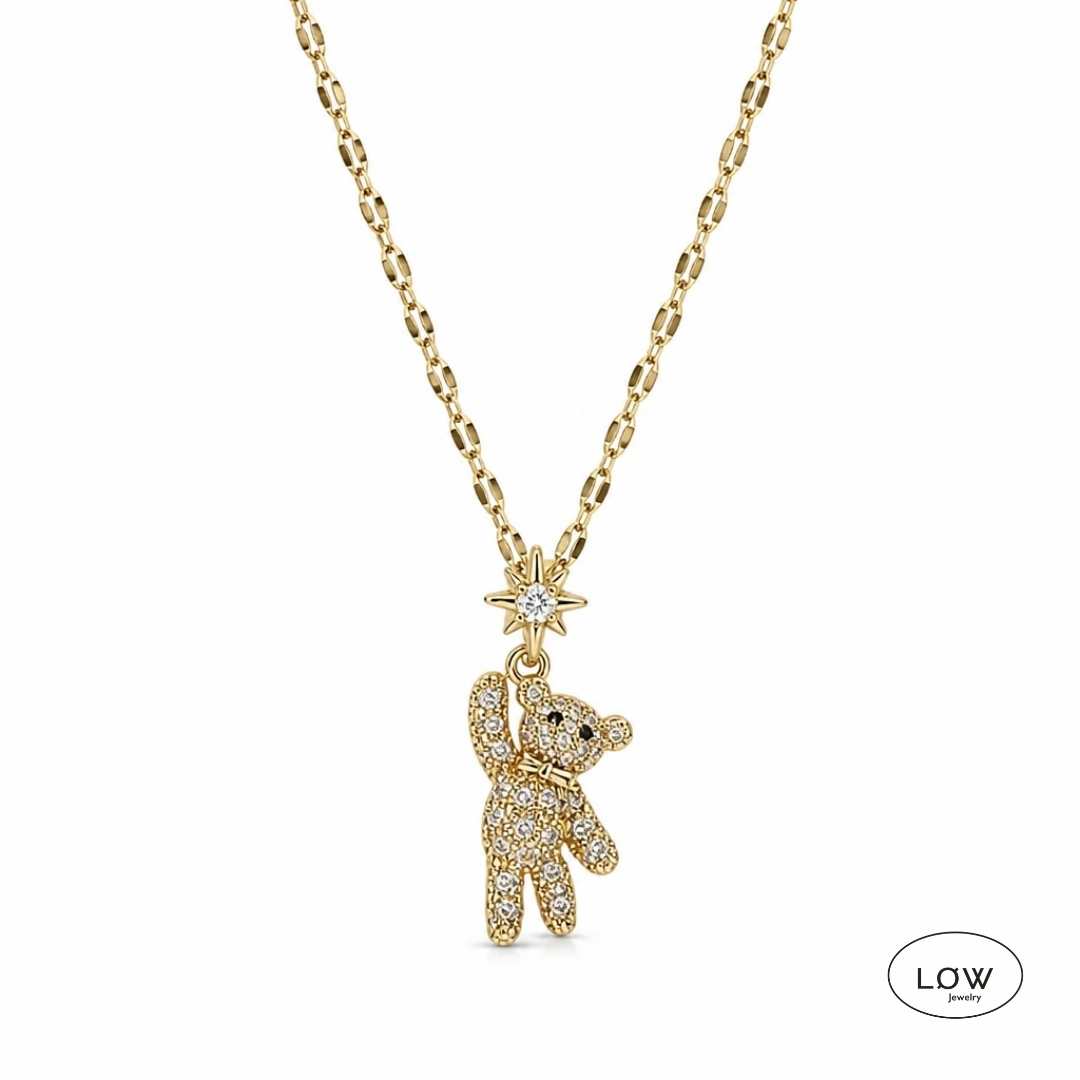 Teddy Charm Necklace – Gold fra LØW Jewelry halssmykke bamse