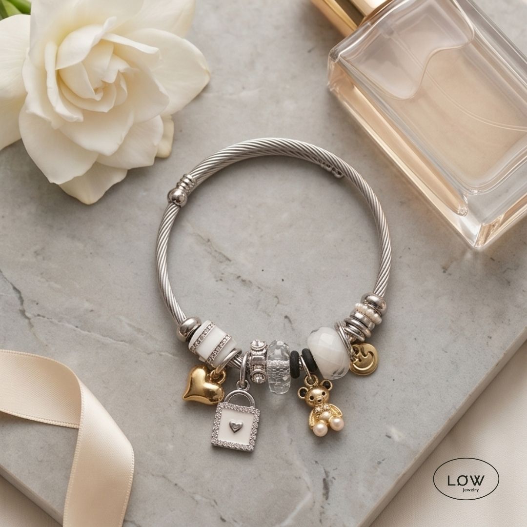 Teddy Heart Charm Bracelet Silver fra LØW Jewelry charms armbånd ferdig fylt