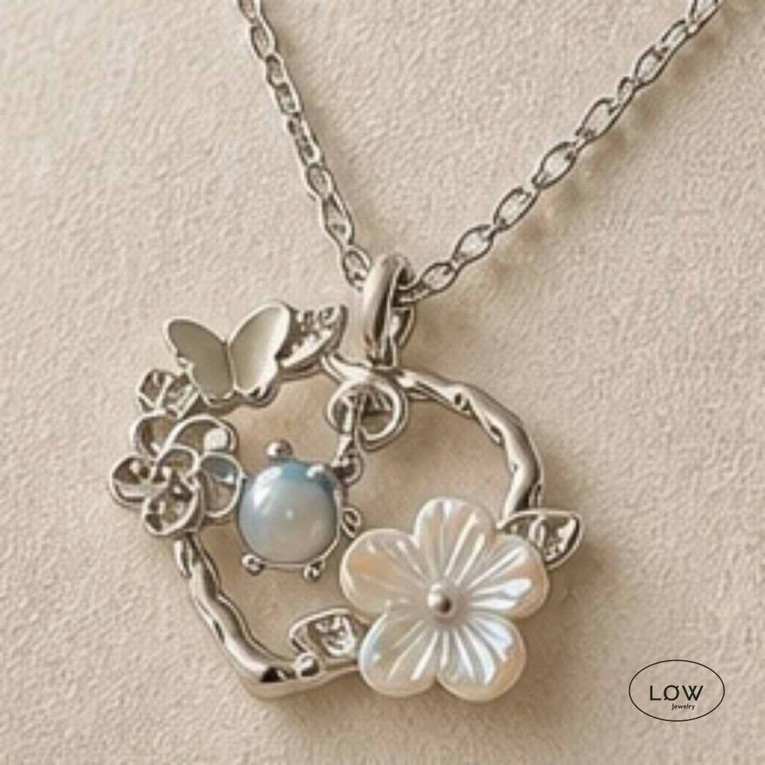 Valentina Bloom Heart Necklace fra LØW Jewelry halssmykke med charms