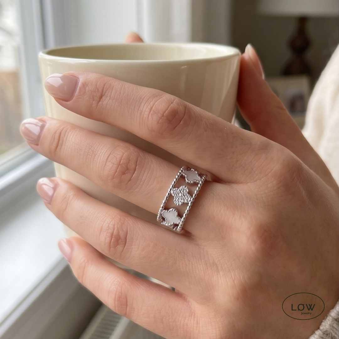 Vintage Clover Open Ring Silver fra LØW Jewelry justerbar ring
