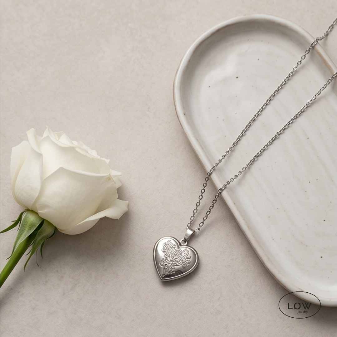 Vintage Floral Heart Locket Necklace Silver – sølvfarget hjerte medaljong