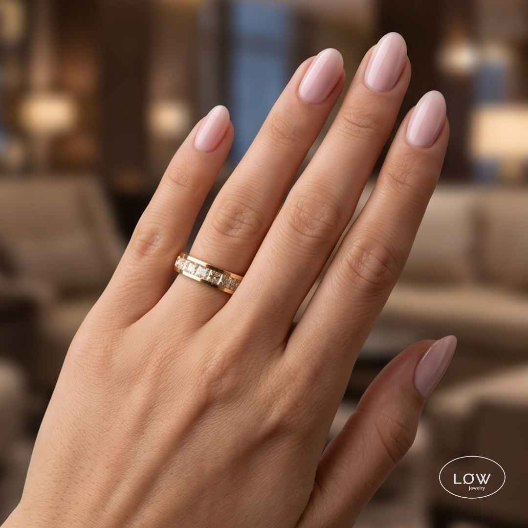 Zircon Eternity Ring Gold fra LØW Jewelry rustfritt stål belagt med 18K gull stainless steel