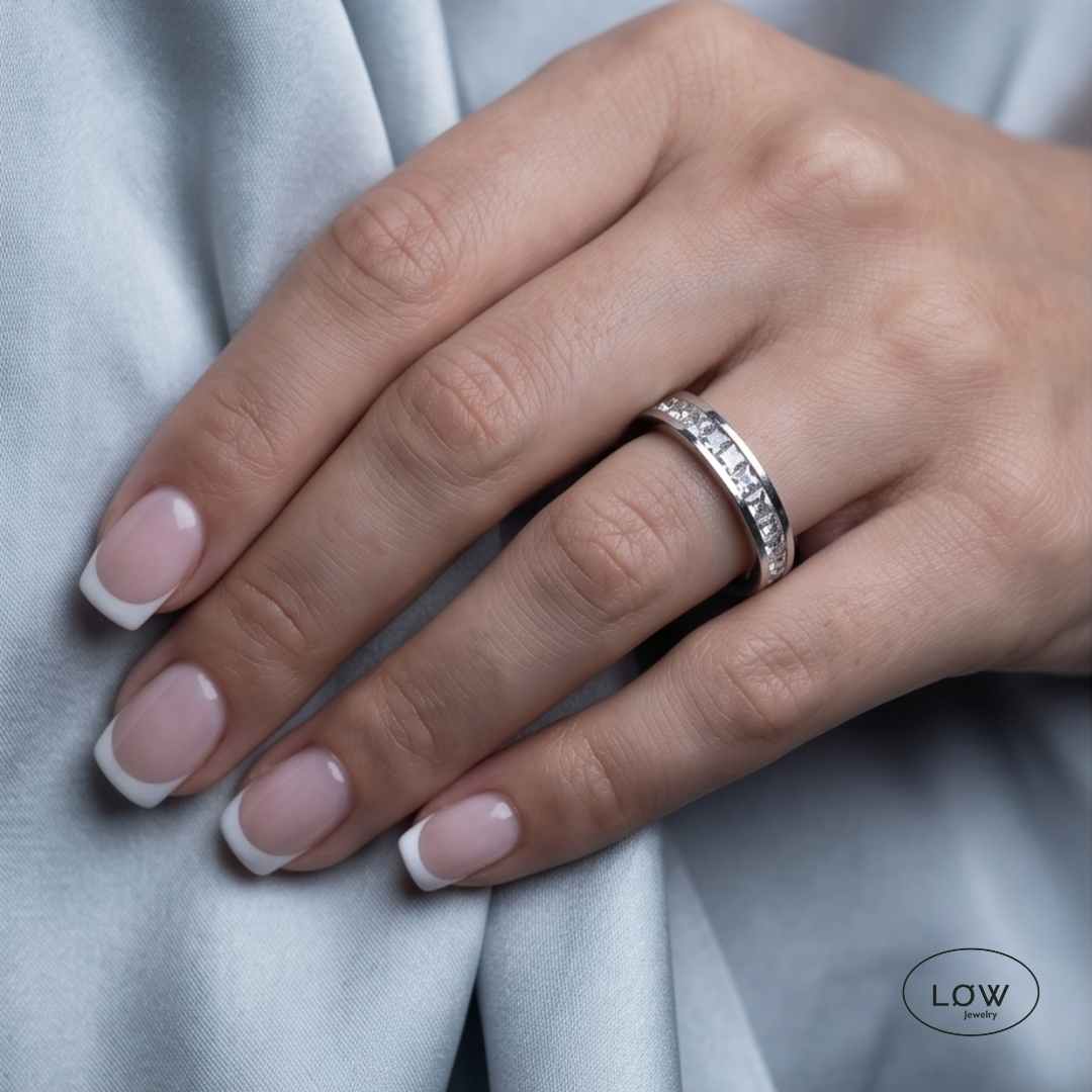 Zircon Eternity Ring White Gold fra LØW Jewelry stainless steel platet 18K white gold