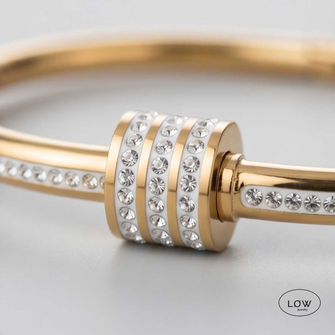 Zircon 3Lock Bangle Gold fra LØW Jewelry stainless steel med zircon