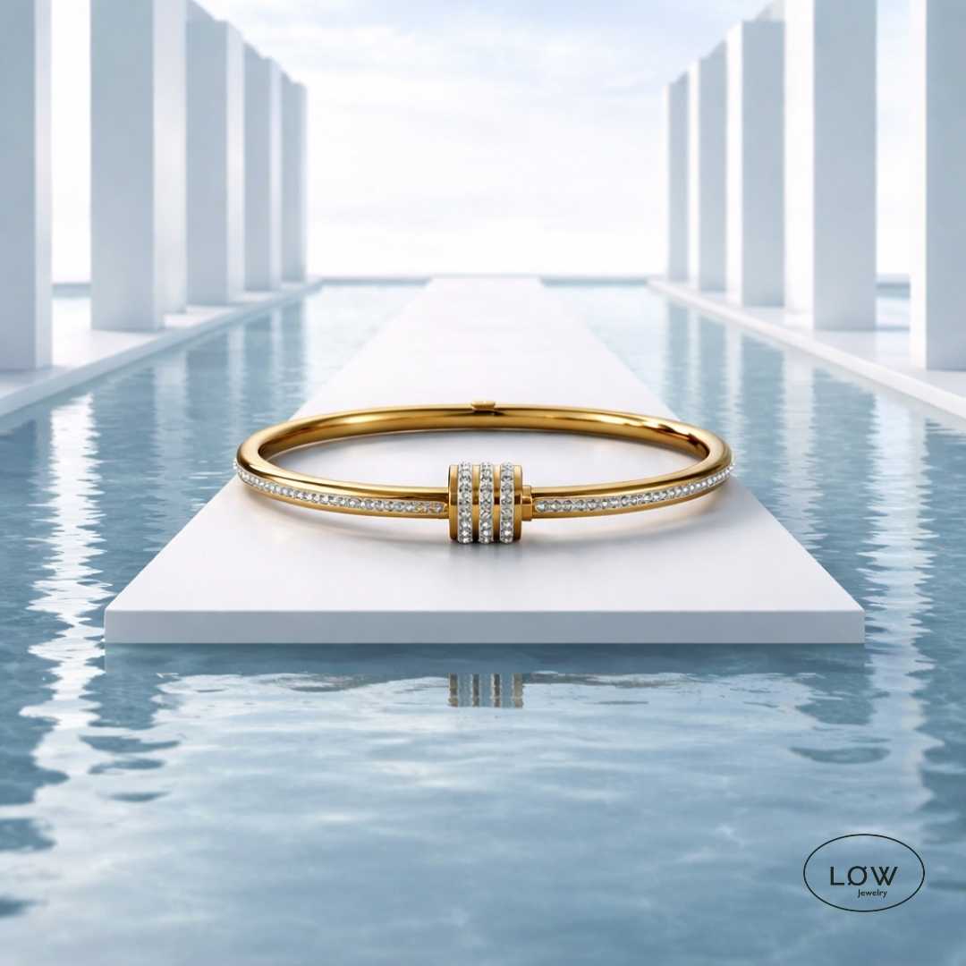 Zircon 3Lock Bangle Gold fra LØW Jewelry stainless steel med zircon