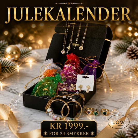 LØW Jewelry julekalender med 24 gullfargede smykker. Verdi fra 3.096 kr – din pris 1.990 kr. Ringer, ørepynt, armbånd, charms og mer.