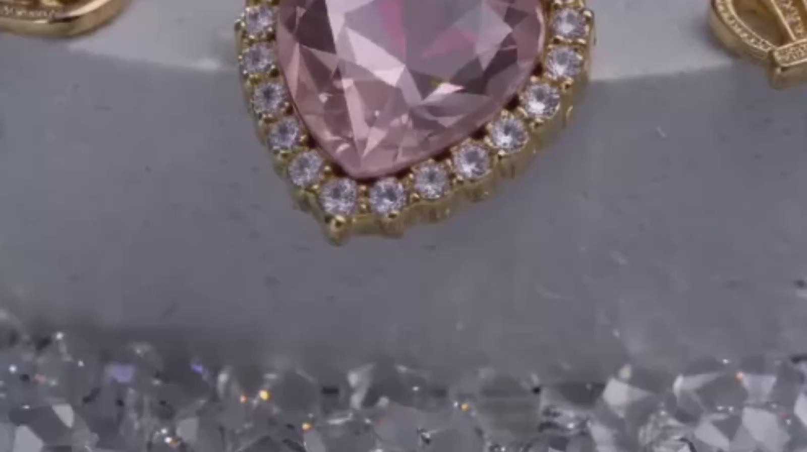 Last inn video: Charms armbånd LØW Jewelry ferdig fylt charmsarmbånd